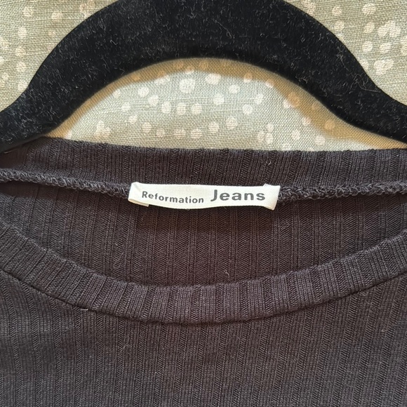 Reformation Black Ribbed Long Sleeve Crop Top - Picture 2 of 3
